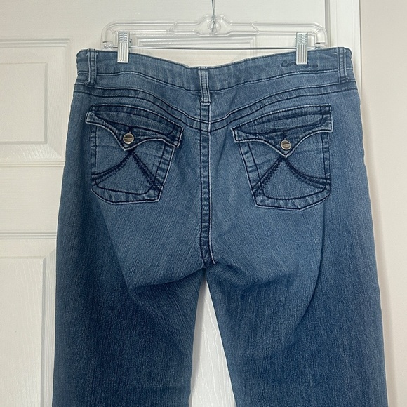 Common Gene Bootcut Medium Wash Jeans, Size 14 Embrodered pocket - Picture 7 of 9